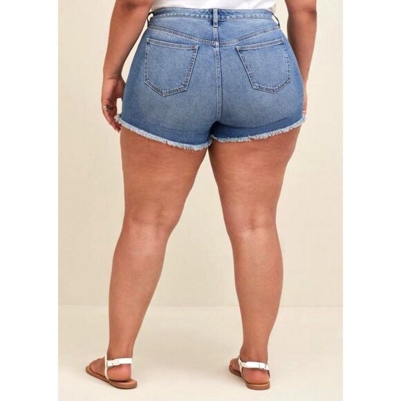 NEW! Torrid Distressed Denim Jean Shorts High Rise Blue SZ 12 - Picture 4 of 10